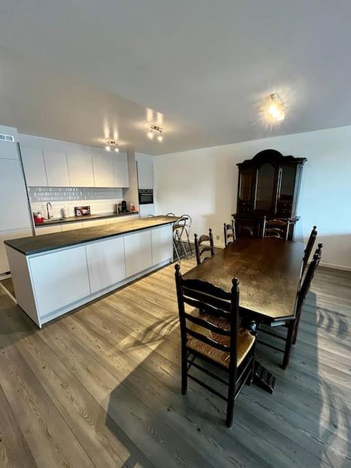 Big Apartment With Parking In 安特卫普 外观 照片