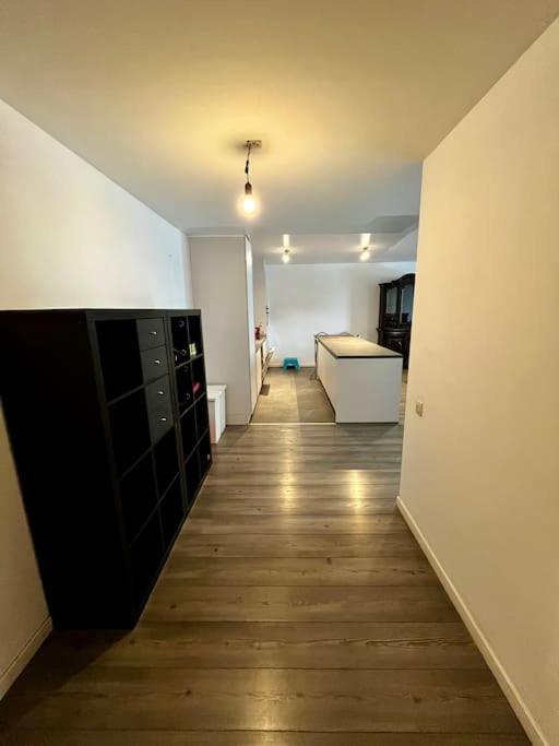 Big Apartment With Parking In 安特卫普 外观 照片