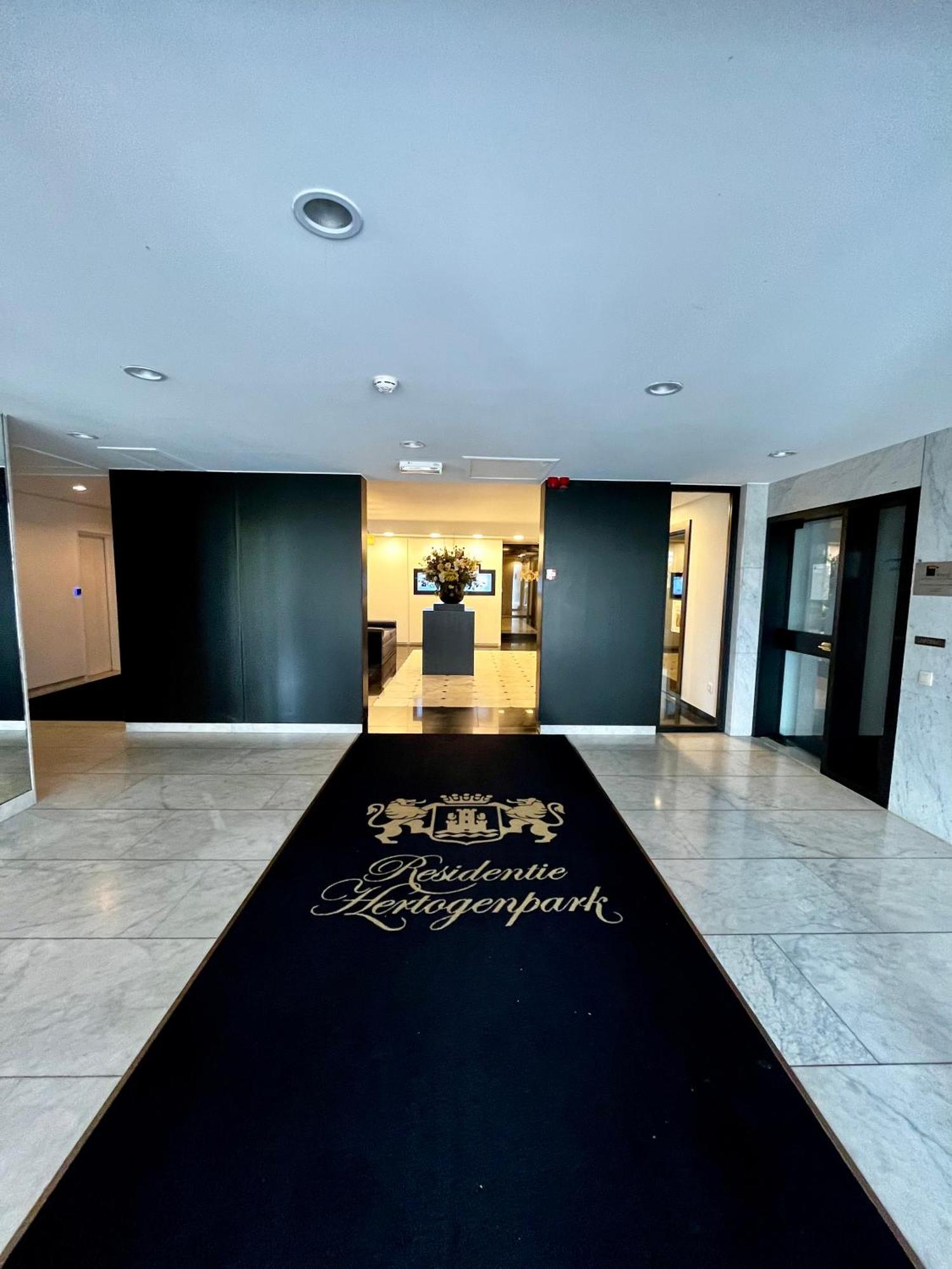 Big Apartment With Parking In 安特卫普 外观 照片